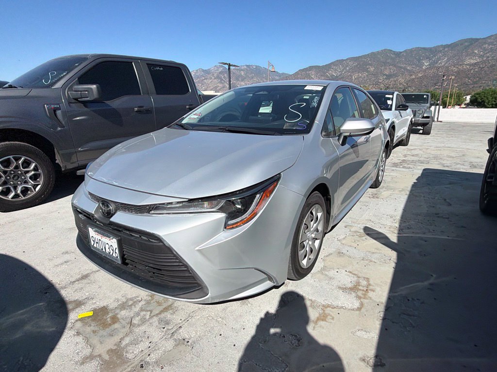 Used 2023 Toyota Corolla LE w/ Carpet Mat Package (TMS) FWD image 3