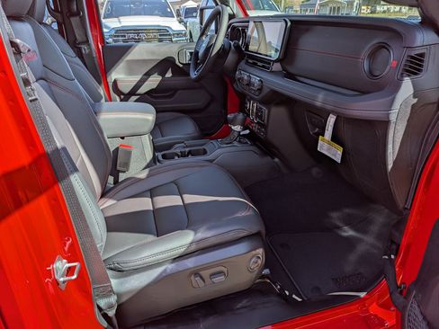 New 2026 Jeep Wrangler Unlimited Rubicon w/ Steel Bumper Group image 34