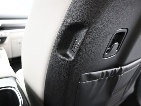 New 2025 Kia Telluride S image 13