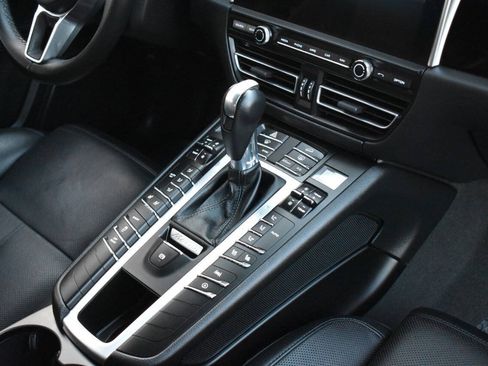 Used 2021 Porsche Macan AWD/4WD image 48