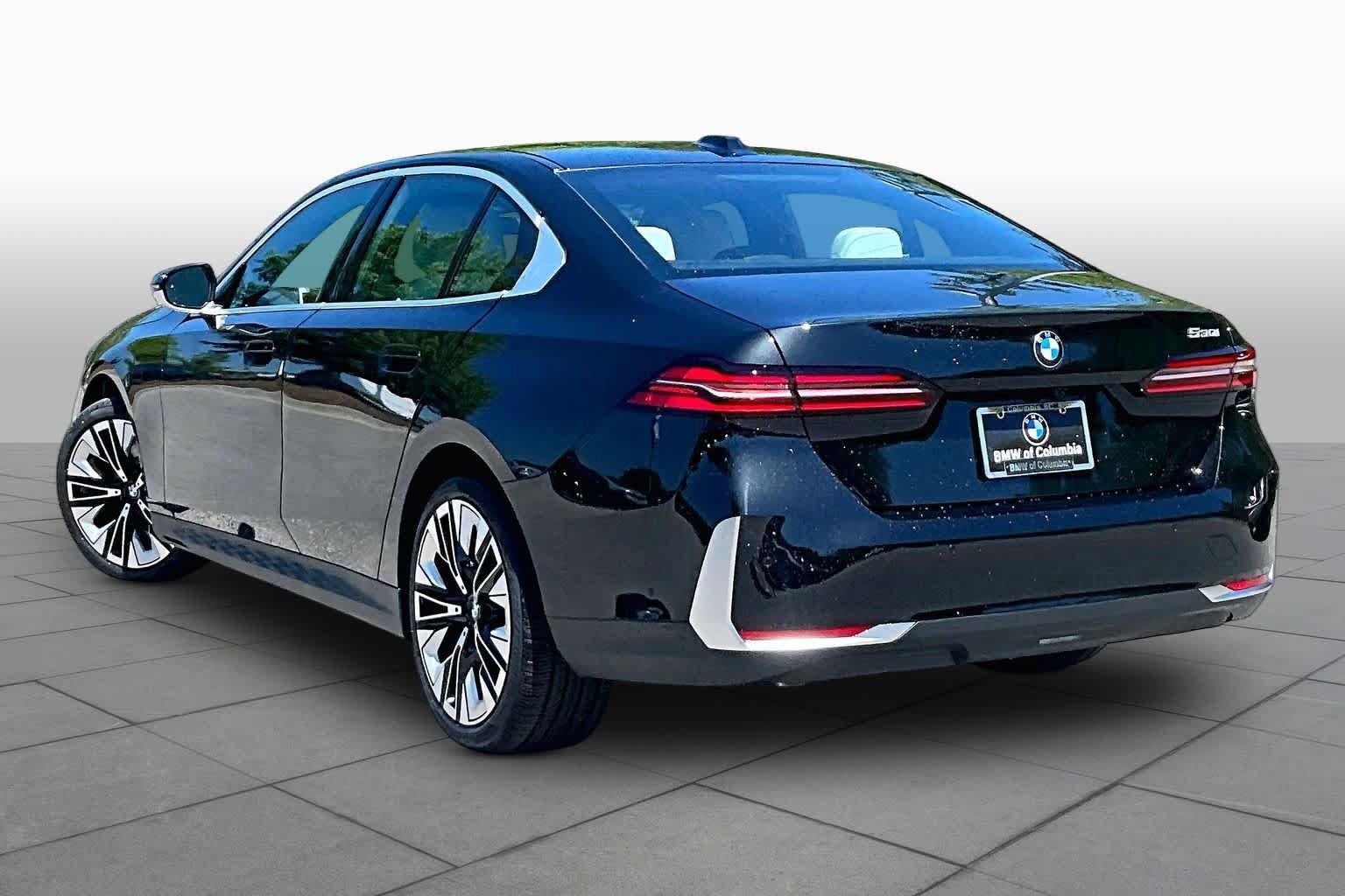 Used 2026 BMW 530i w/ Premium Package RWD image 12