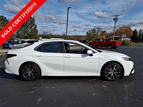 Certified 2024 Toyota Camry SE image 7