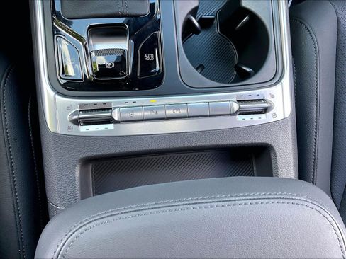 Used 2026 Kia Carnival SX Prestige FWD image 37