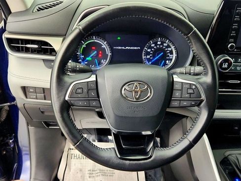 Used 2020 Toyota Highlander XLE FWD image 13