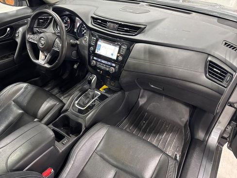 Used 2017 Nissan Rogue SL w/ SL Premium Package FWD image 26