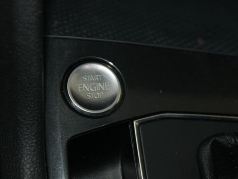 Used 2019 Volkswagen Tiguan SEL image 28