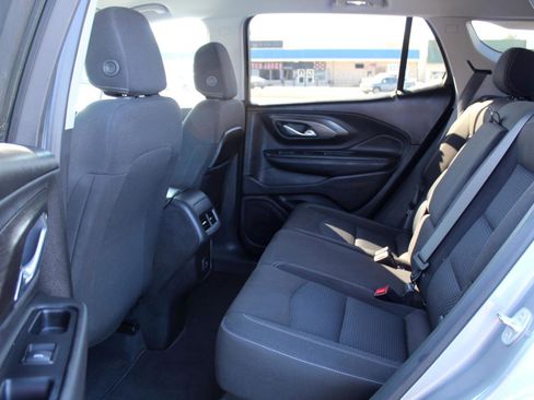 Used 2023 GMC Terrain SLE image 10