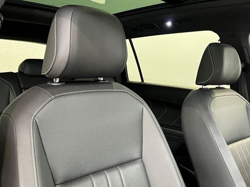 Used 2023 Volkswagen Tiguan SE R-Line image 11