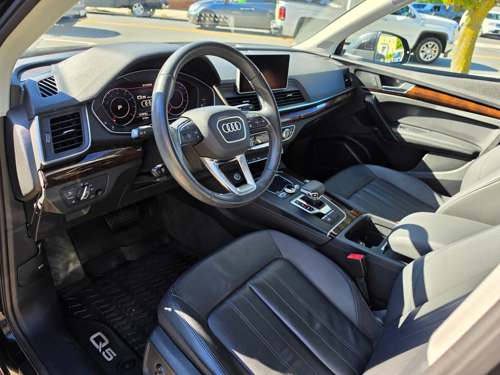 Used 2019 Audi Q5 2.0T Premium Plus w/ Premium Plus Package AWD/4WD image 8