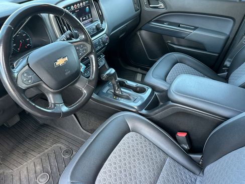 Used 2018 Chevrolet Colorado Z71 w/ Z71 Midnight Edition AWD/4WD image 10