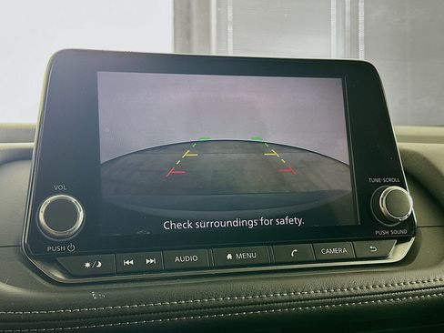 Used 2025 Nissan Rogue SV FWD image 22