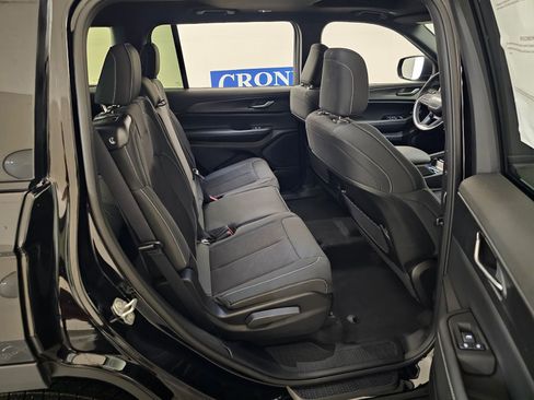 New 2026 Jeep Grand Cherokee L Laredo image 31