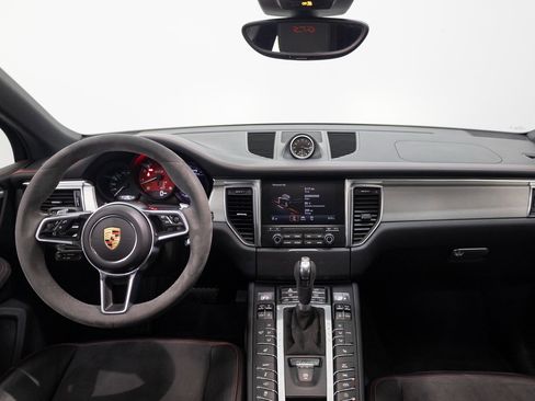 Certified 2017 Porsche Macan GTS image 12