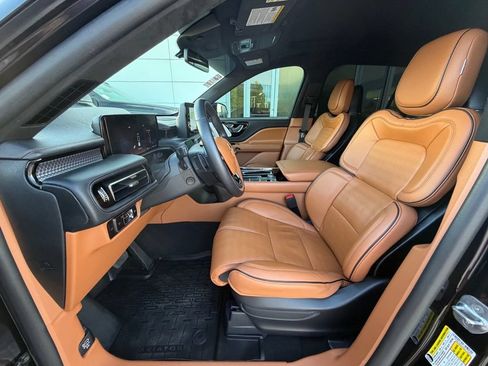 Used 2025 Lincoln Aviator Black Label w/ Jet Appearance Package AWD/4WD image 11