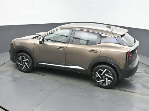 Certified 2025 Nissan Kicks SV image 23