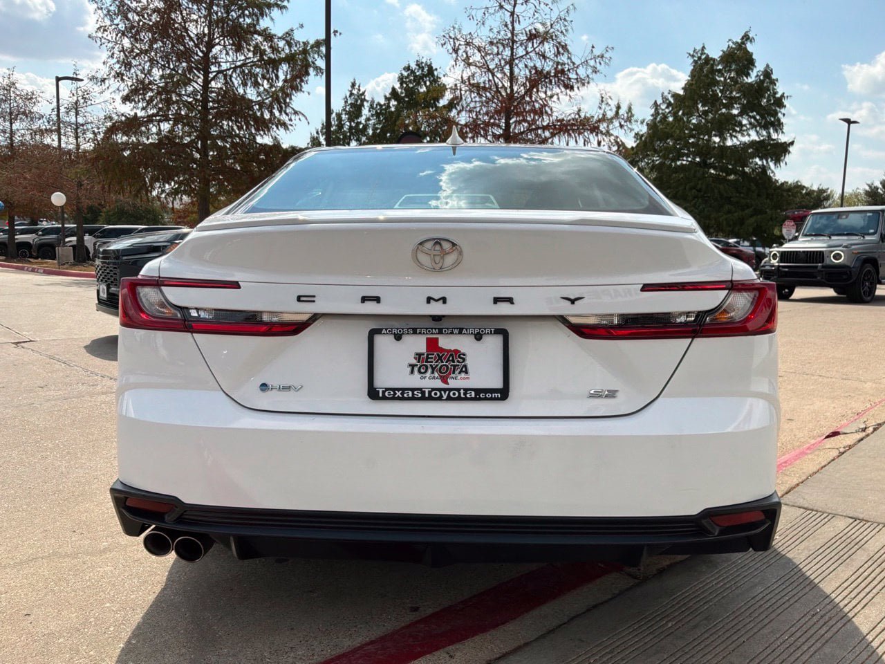 Used 2026 Toyota Camry SE FWD image 7