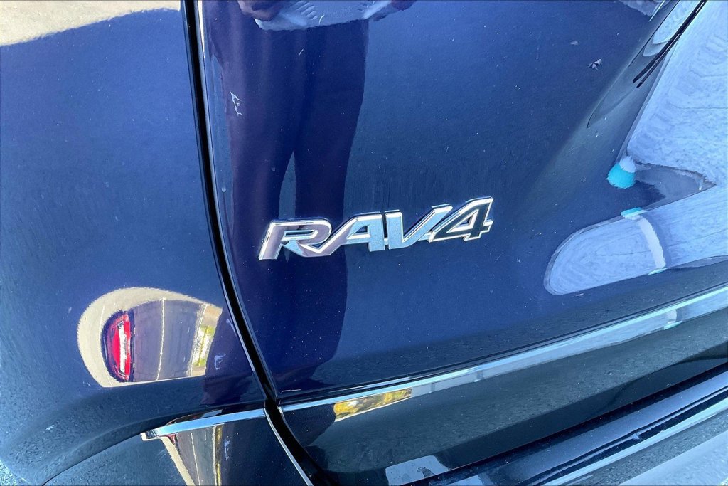 Used 2019 Toyota RAV4 XSE w/ XSE Weather Package AWD/4WD image 25