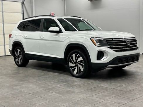 Used 2024 Volkswagen Atlas SE AWD/4WD image 1