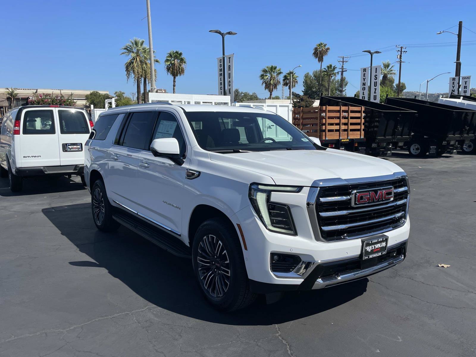 New 2026 GMC Yukon XL Elevation AWD/4WD image 3