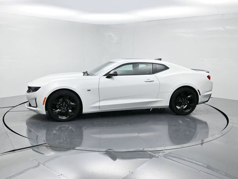 Used 2023 Chevrolet Camaro LT image 3