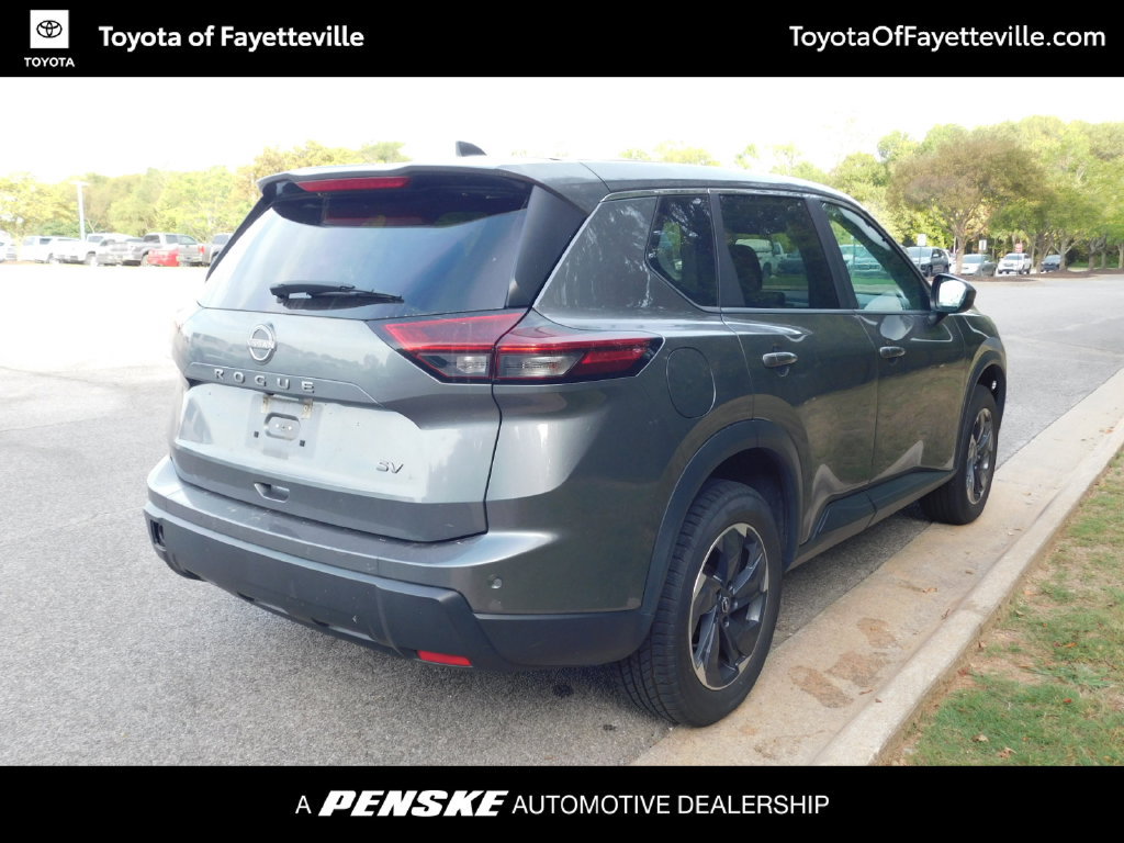 Used 2024 Nissan Rogue SV FWD image 10