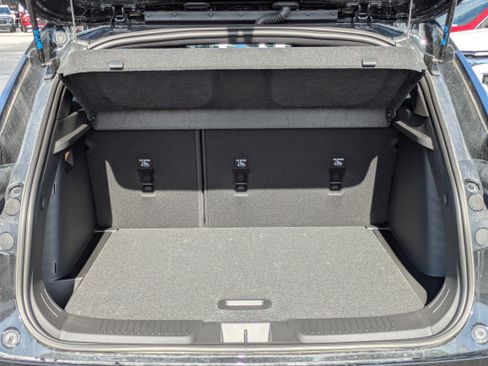 New 2025 Chevrolet Trax RS w/ Sunroof Package image 7