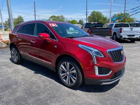 Used 2025 Cadillac XT5 Premium Luxury w/ Technology Package AWD/4WD image 7