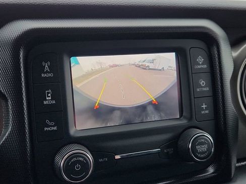 Used 2021 Jeep Wrangler Sport image 41