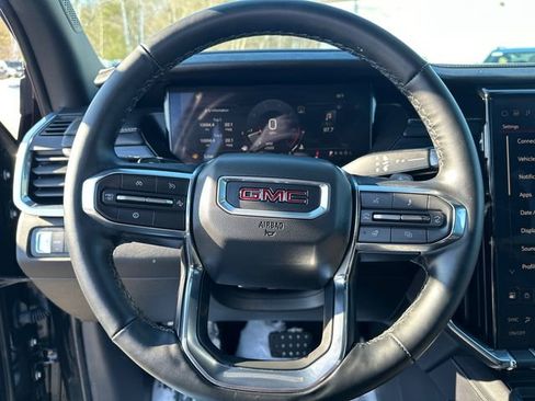 Used 2025 GMC Acadia Elevation image 29