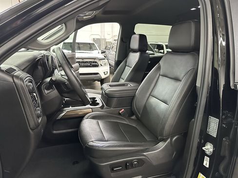 Used 2019 Chevrolet Silverado 1500 LT Trail Boss AWD/4WD image 32