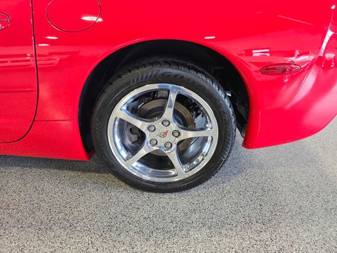 Used 2002 Chevrolet Corvette Convertible w/ Preferred Equipment Group2 RWD image 10