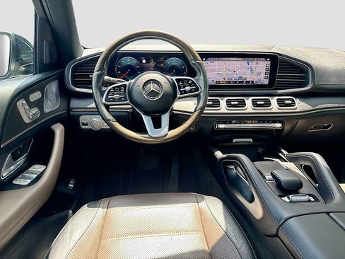 Used 2020 Mercedes-Benz GLS 450 4MATIC image 25