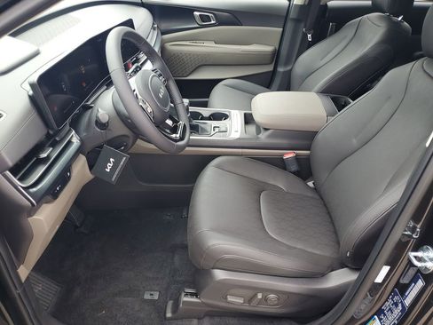 New 2026 Kia Carnival FWD image 5