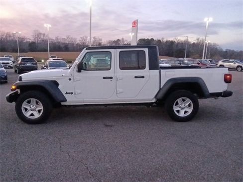 Used 2023 Jeep Gladiator Sport image 6