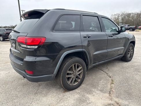 Used 2016 Jeep Grand Cherokee Laredo 75th Anniversary image 5
