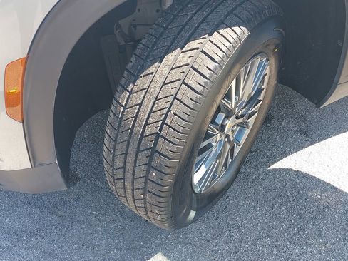 Used 2024 Chevrolet Traverse LT w/ Trailering Package image 28