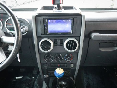 Used 2010 Jeep Wrangler Sahara image 16