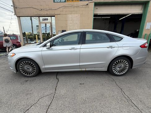 Used 2013 Ford Fusion Titanium FWD image 4