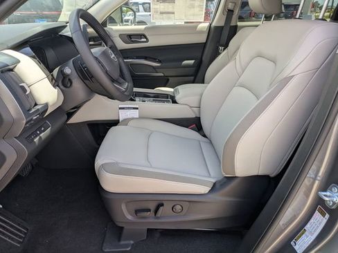 New 2026 Nissan Pathfinder SL FWD image 13