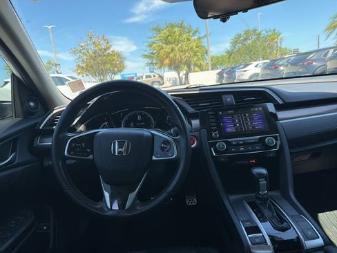 Used 2020 Honda Civic Touring image 14