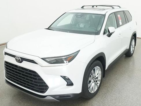 New 2026 Toyota Grand Highlander Platinum AWD/4WD image 3