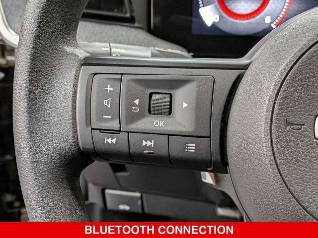 Certified 2025 Nissan Kicks SV w/ SV Premium Package AWD/4WD image 18