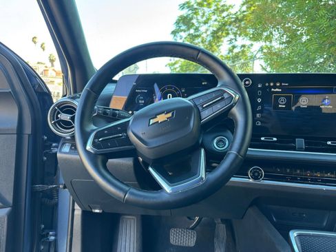 Used 2025 Chevrolet Equinox LT FWD image 28