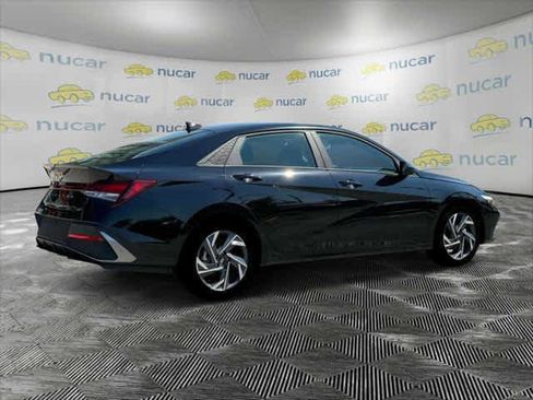 Certified 2025 Hyundai Elantra Sport image 9