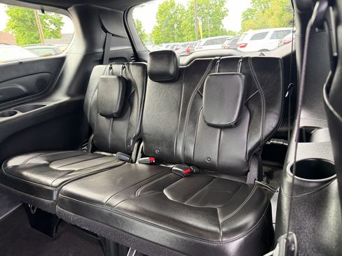 Used 2019 Chrysler Pacifica Touring-L Plus FWD image 17