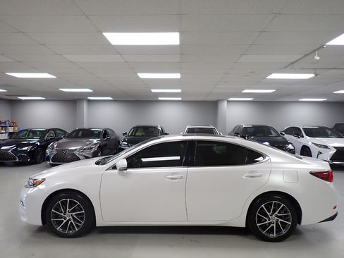 Used 2017 Lexus ES 350 image 20
