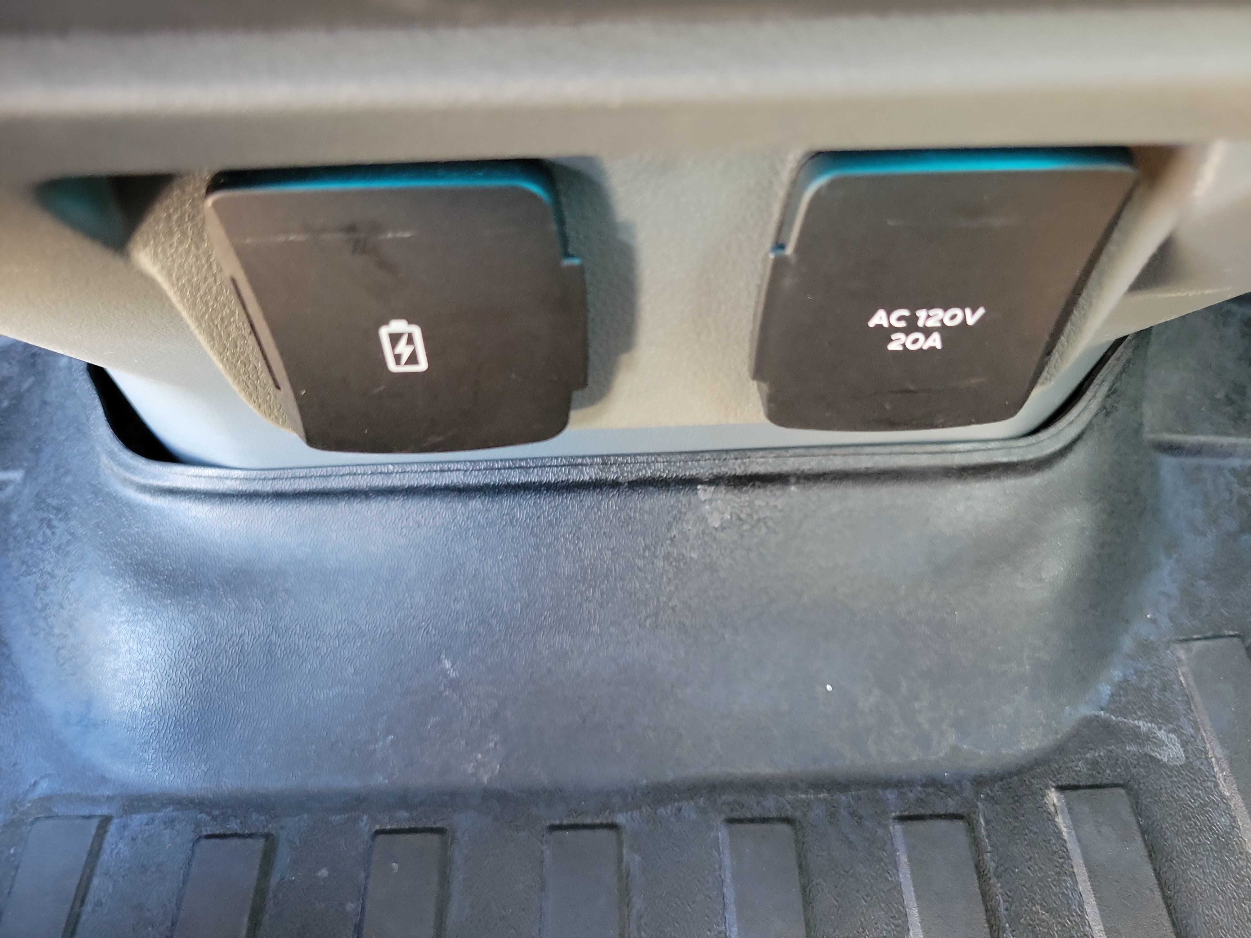 Used 2022 Ford F150 XLT w/ Equipment Group 301A Mid AWD/4WD image 18