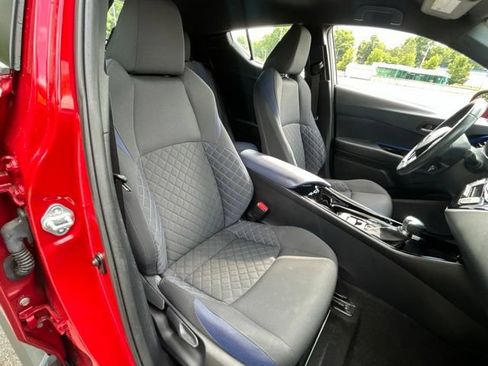 Used 2021 Toyota C-HR XLE FWD image 33