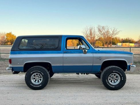 Used 1988 Chevrolet Blazer 4WD image 12