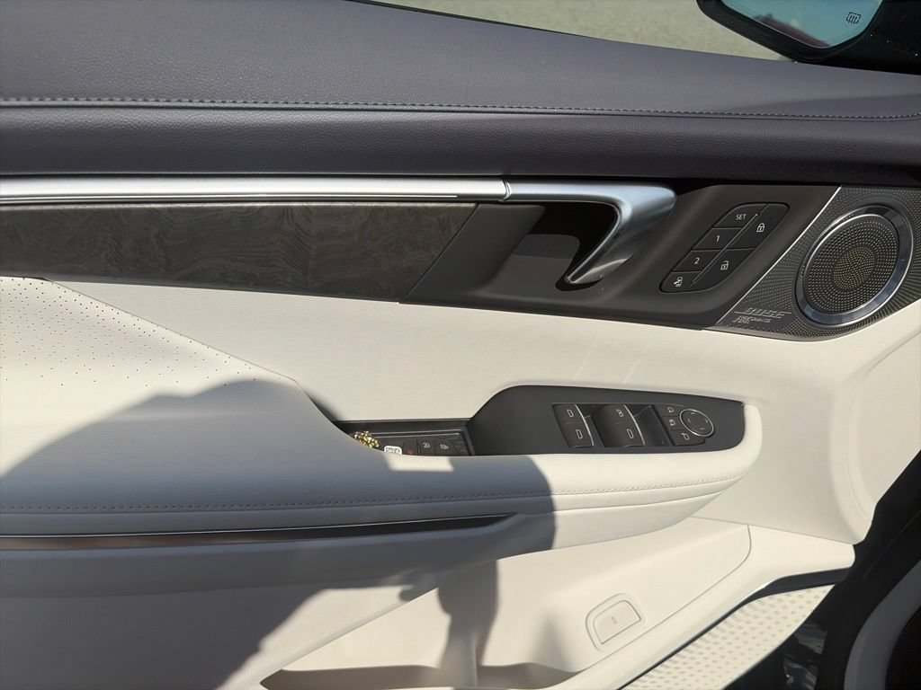 New 2027 Buick Enclave Avenir w/ LPO, Floor Liner Package AWD/4WD image 17